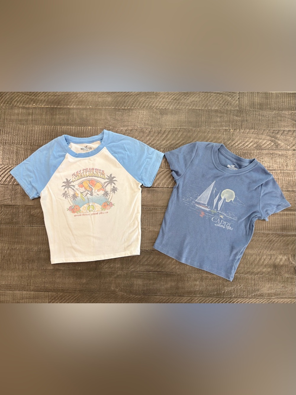Hollister Women's Blue Raglan & Blue Sailboat Graphic Tees - Size S